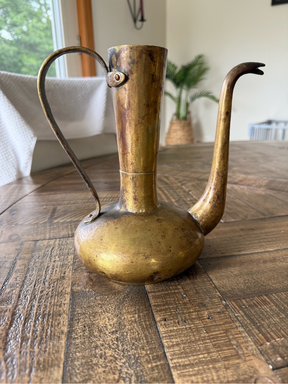 Vintage brass pitcher / vase - Picture 3 of 8